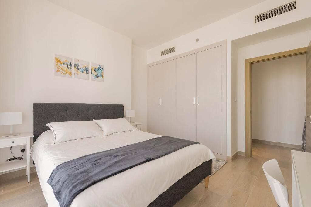 High Floor 1br Vacation With Terrace Dubai