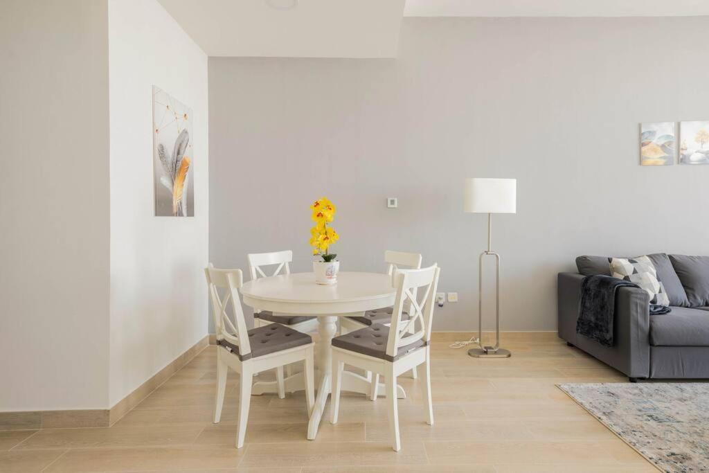High Floor 1br Vacation With Terrace *