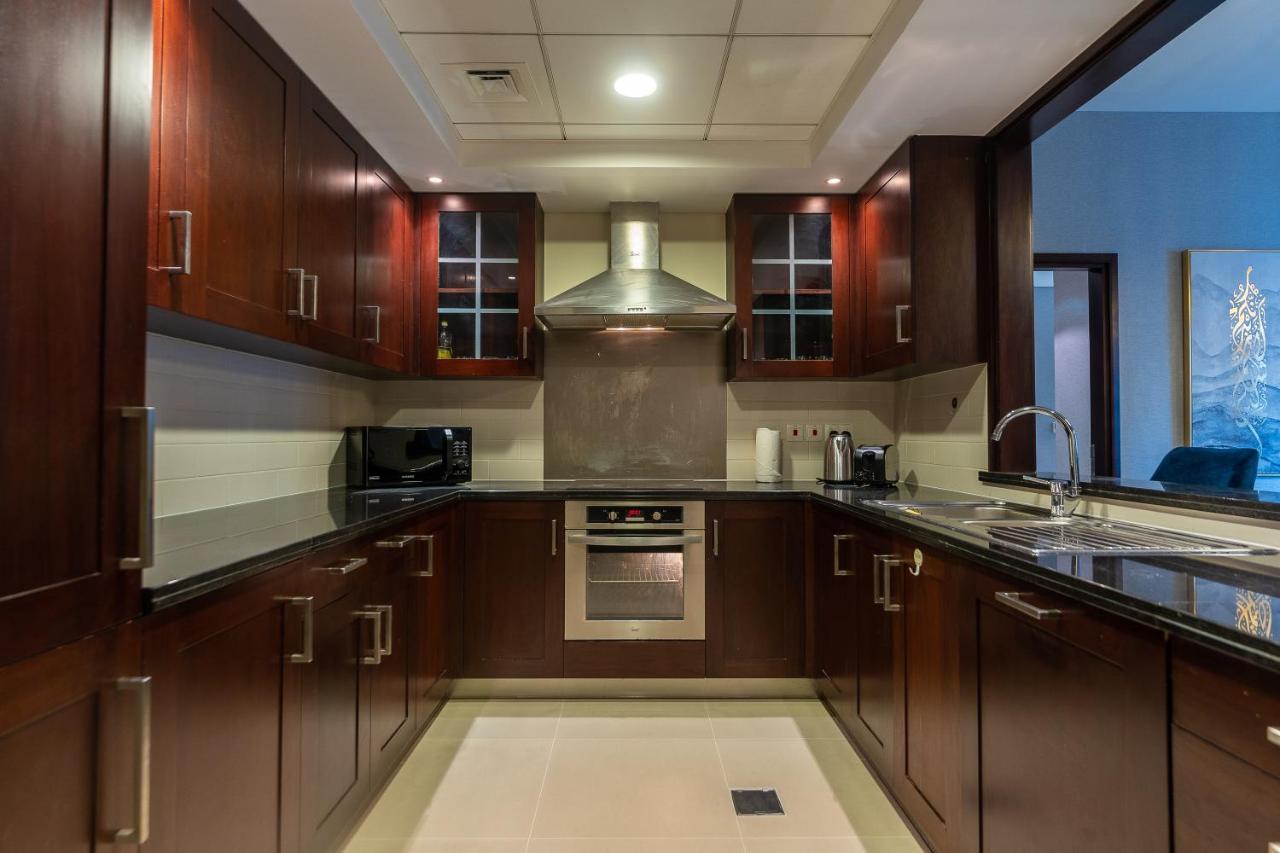 29 Boulevard Contemporary & Spacious Apartment, Burj & Fountain View Dubai