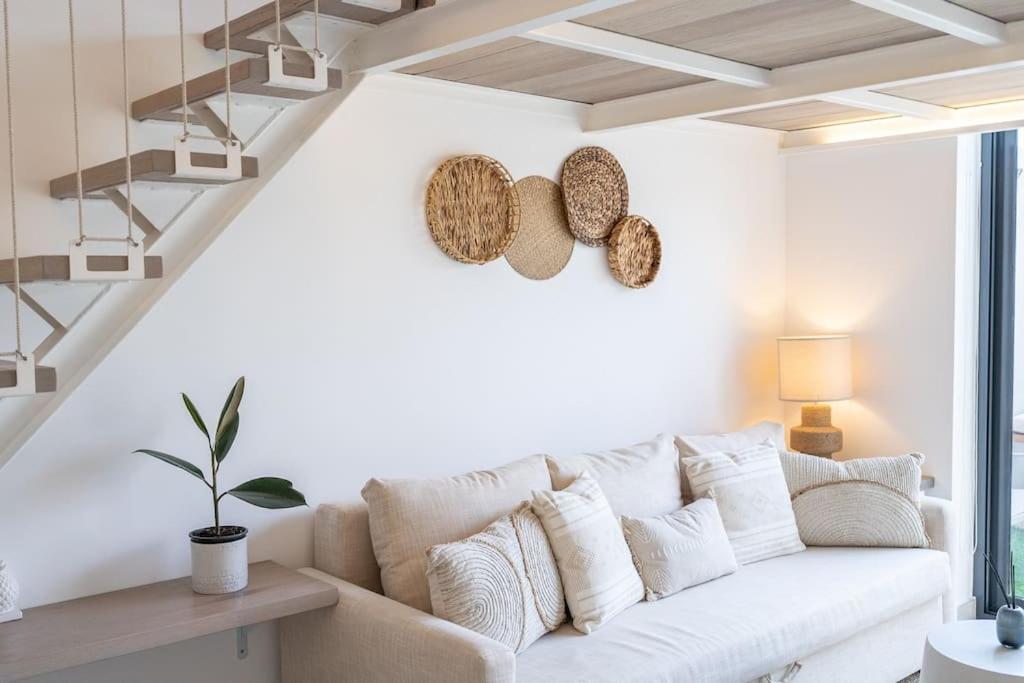Charming Loft With Spacious Terrace In Jvc * Dubai
