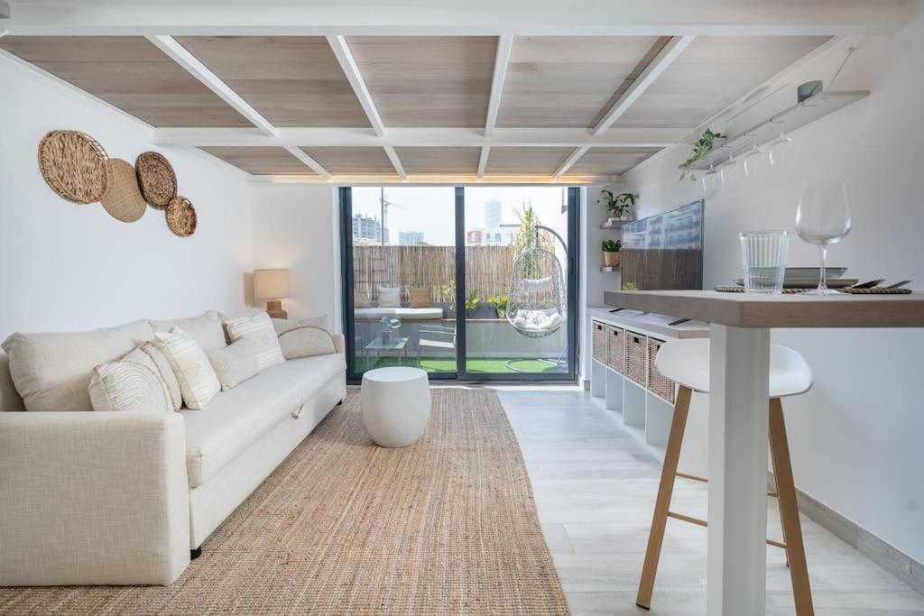 Charming Loft With Spacious Terrace In Jvc * Dubai