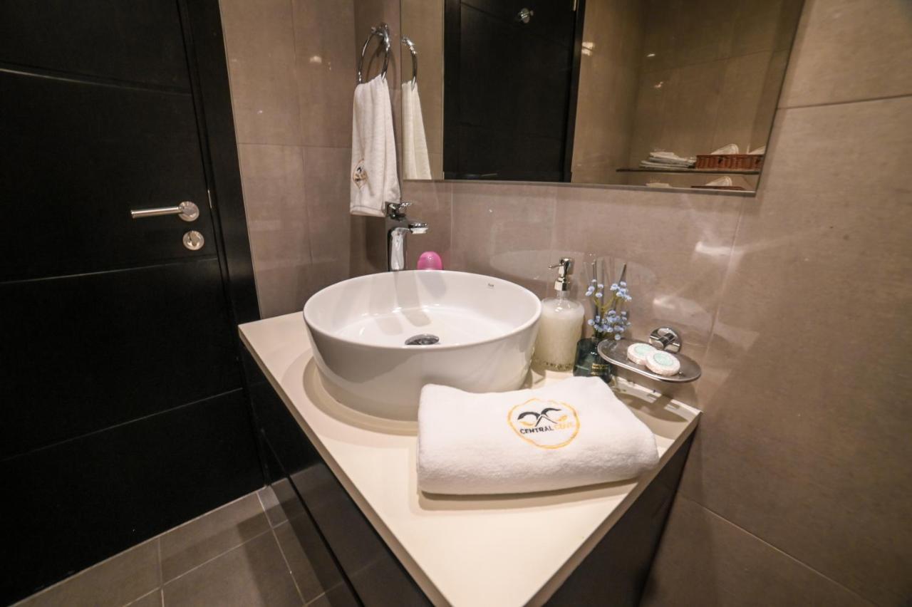 1bhk With Canal View Damac Merano Business Bay Tatil Evi