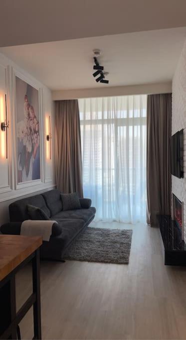 New Luxury Modern Canal View. Daire Dubai