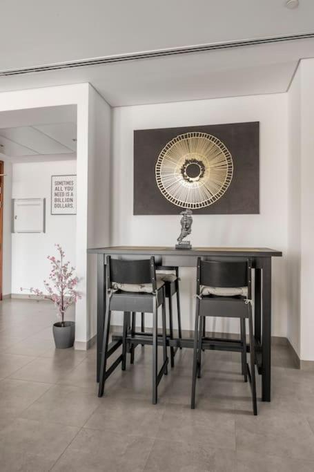 Guest Ready - Luxury One Bedroom Difc Burj Khalifa View Apartment