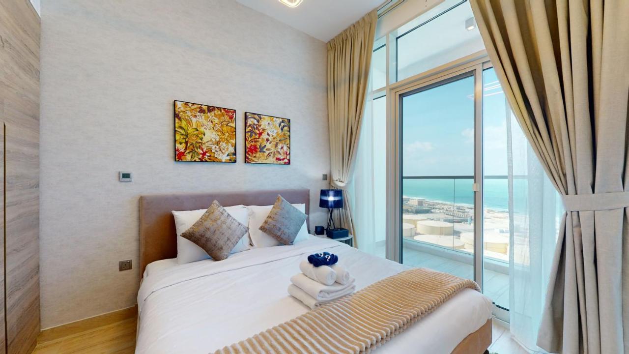 Apartment Stylish Balcony And Sea Views Dubai