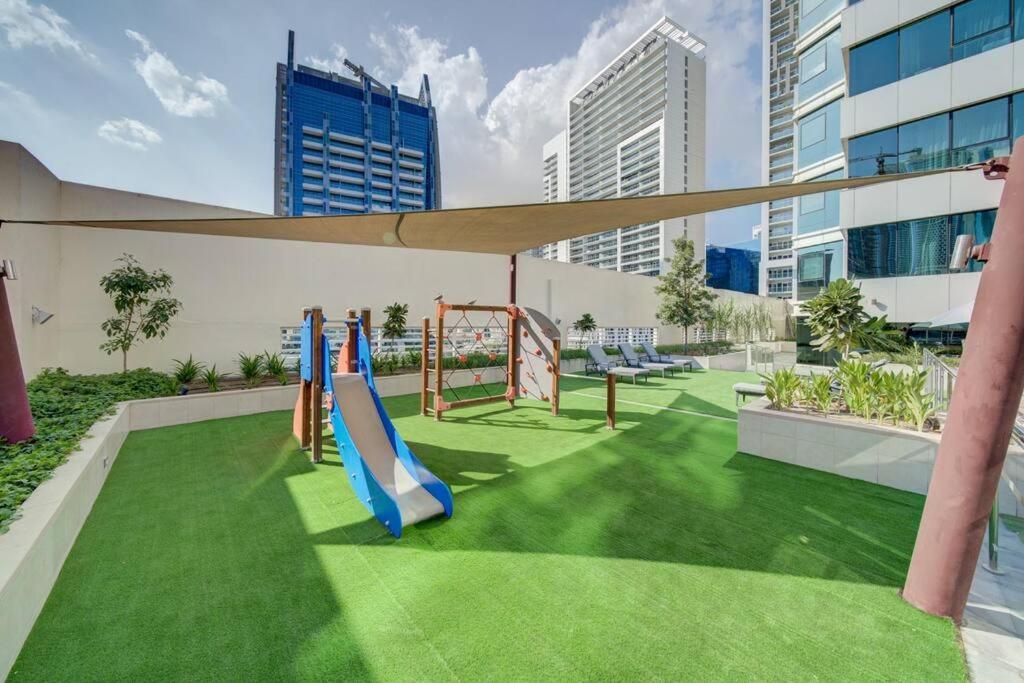 Apartment Luxurious Amenities Dubai