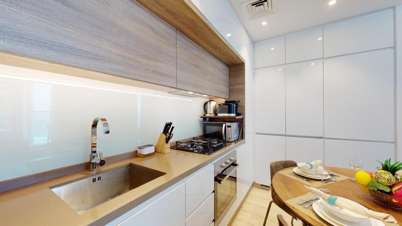Apartment Stylish Balcony And Sea Views *