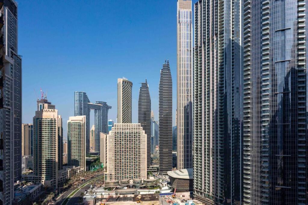 Luxurious 2 Bed Sleeps 6 In Downtown *