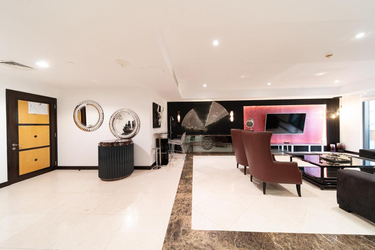 Holiday home 6 Bedrooms In The Main Jbr Walk *