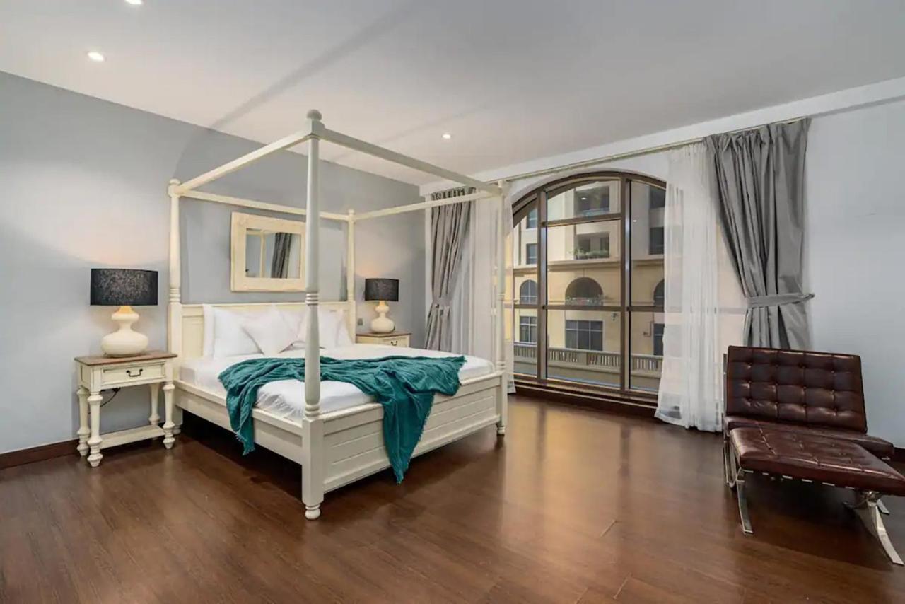6 Bedrooms In The Main Jbr Walk