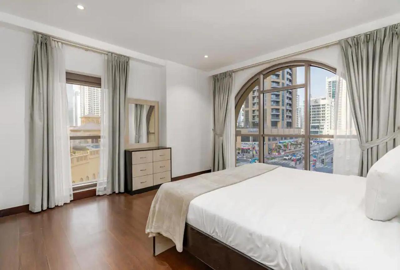 6 Bedrooms In The Main Jbr Walk