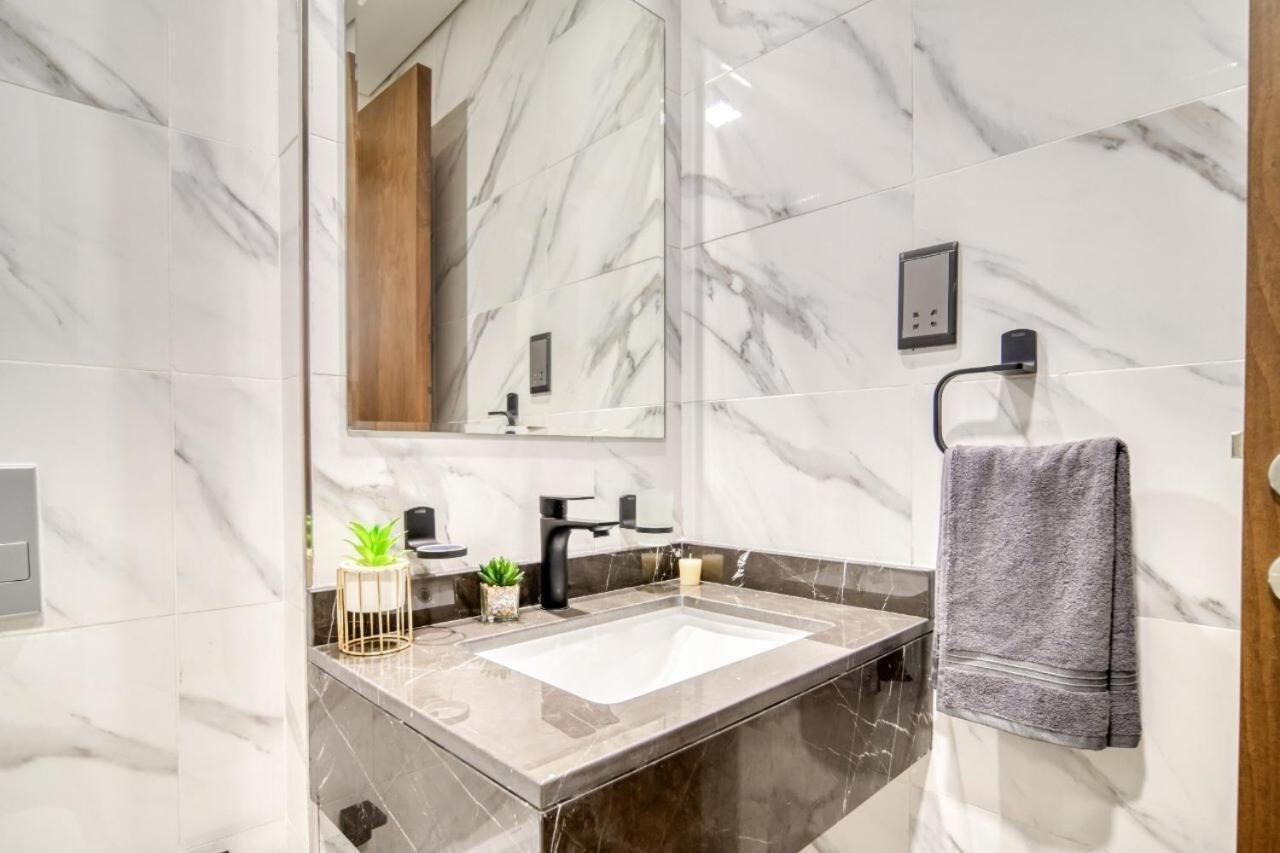 Modern Living Daire
