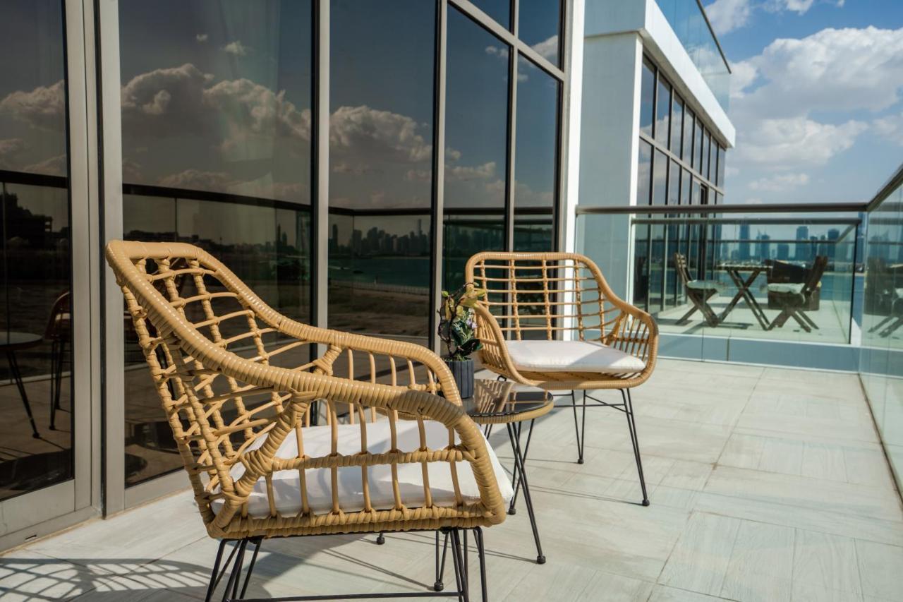 Elegant Palm Jumeirah Retreat With Breathtaking Sea Views By Aya Boutique Apartment *