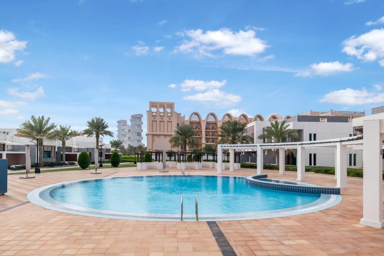 Fam Living - Sarai Beach Villas - Palm Jumeirah - Families Only Villa *