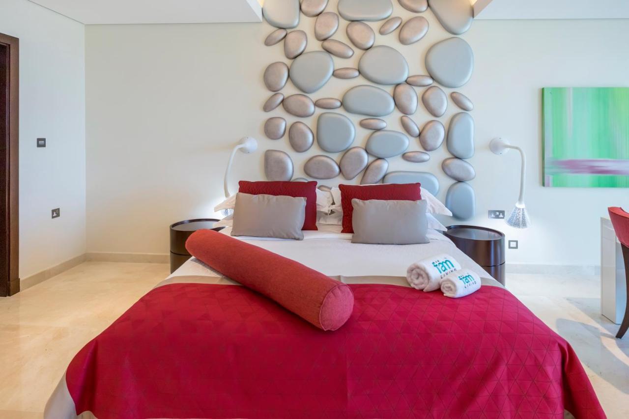 Fam Living - Sarai Beach Villas - Palm Jumeirah - Families Only Villa