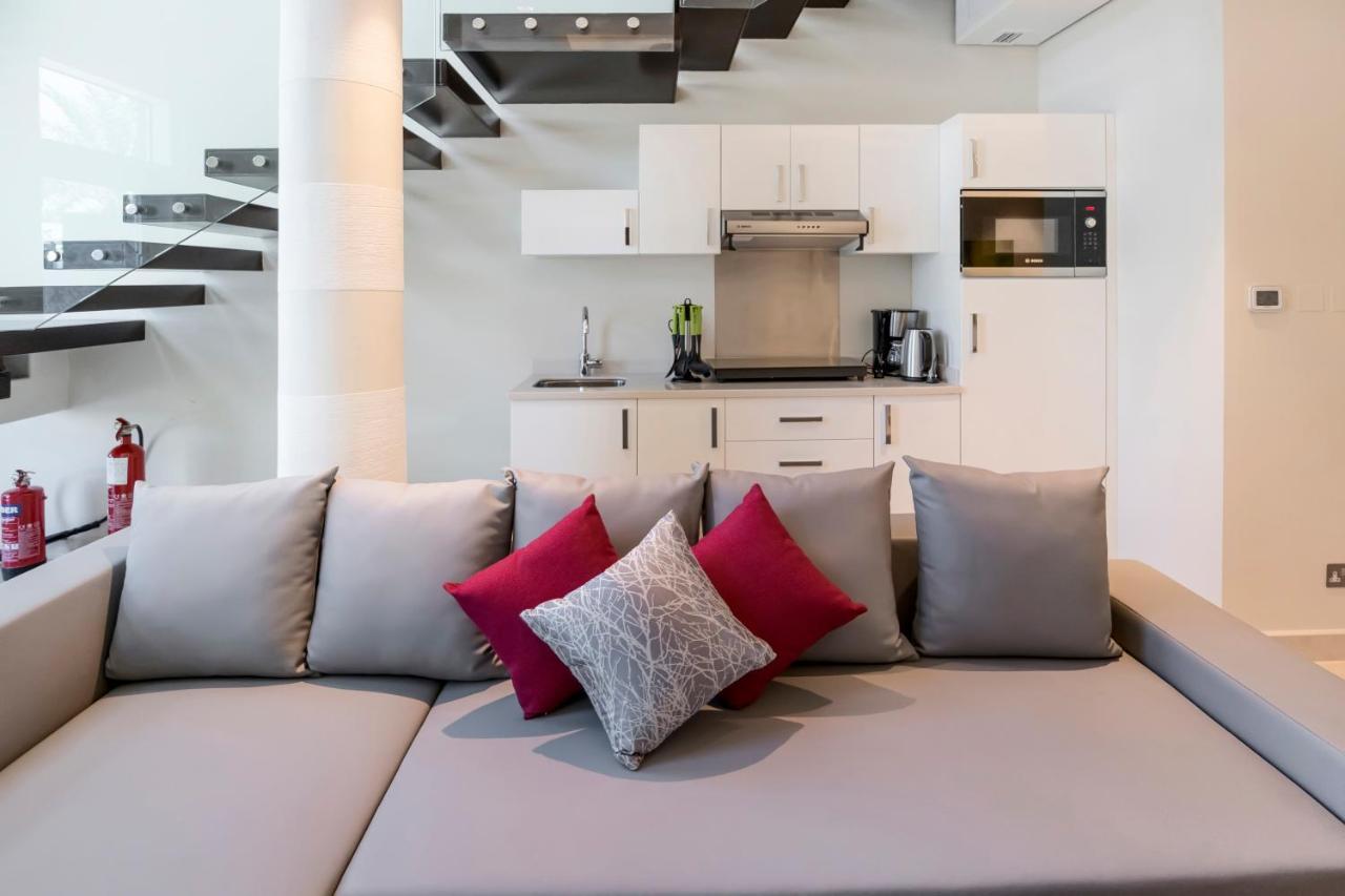 Fam Living - Sarai Beach Villas - Palm Jumeirah - Families Only *