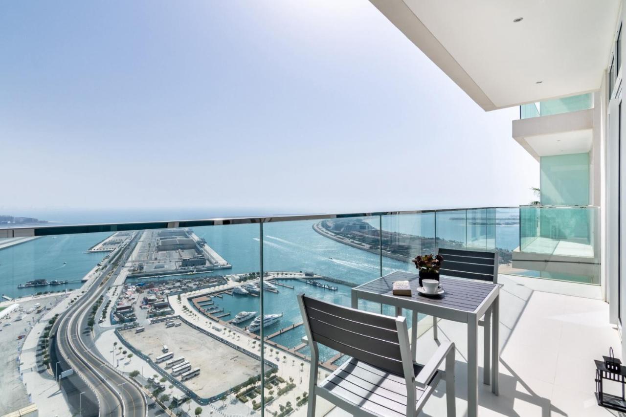 Views In From The Gorgeous * Dubai