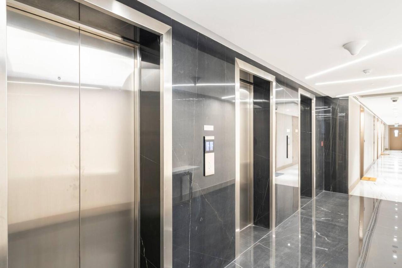 Luxurious 1-bedroom In Hills Apartment Dubai