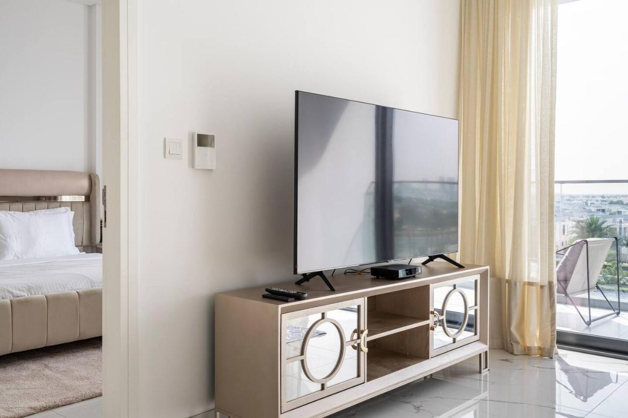 Apartment Luxurious 1-bedroom In Hills Dubai