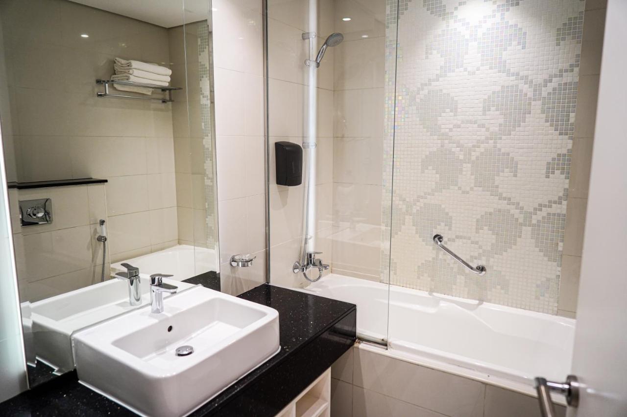 Al Ashrafia Saray Magnificent 3br Canal Views Dubai