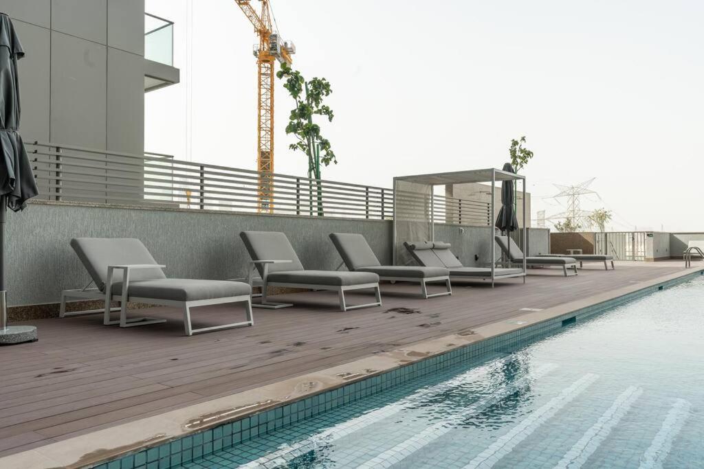 Cozy 1bdr 10' From Burj Khalifa Apartment *