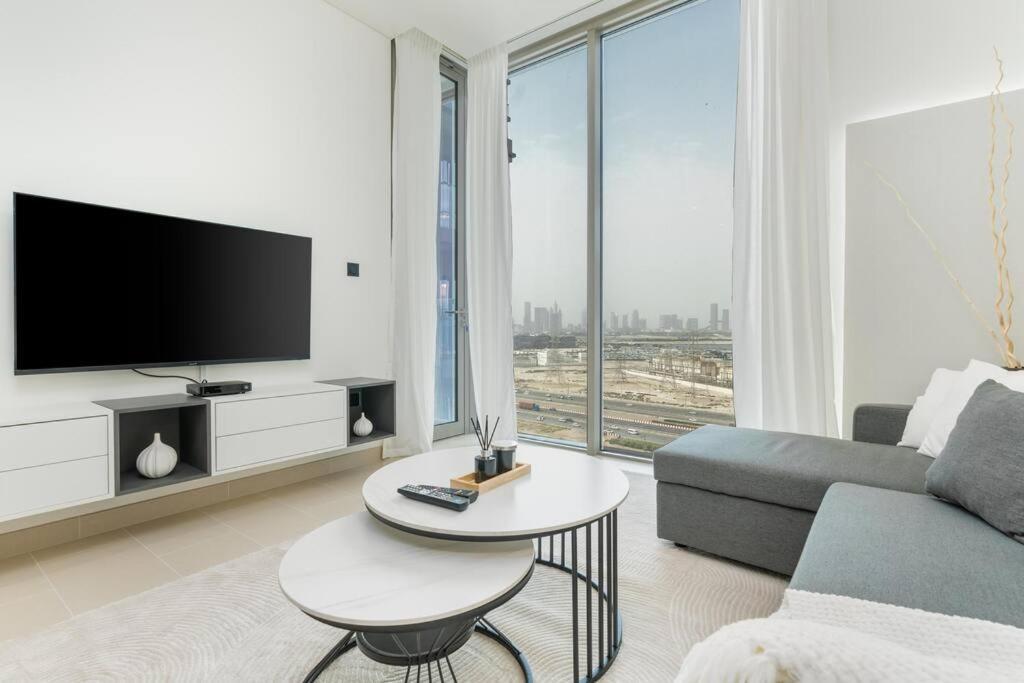 Cozy 1bdr 10' From Burj Khalifa * Dubai