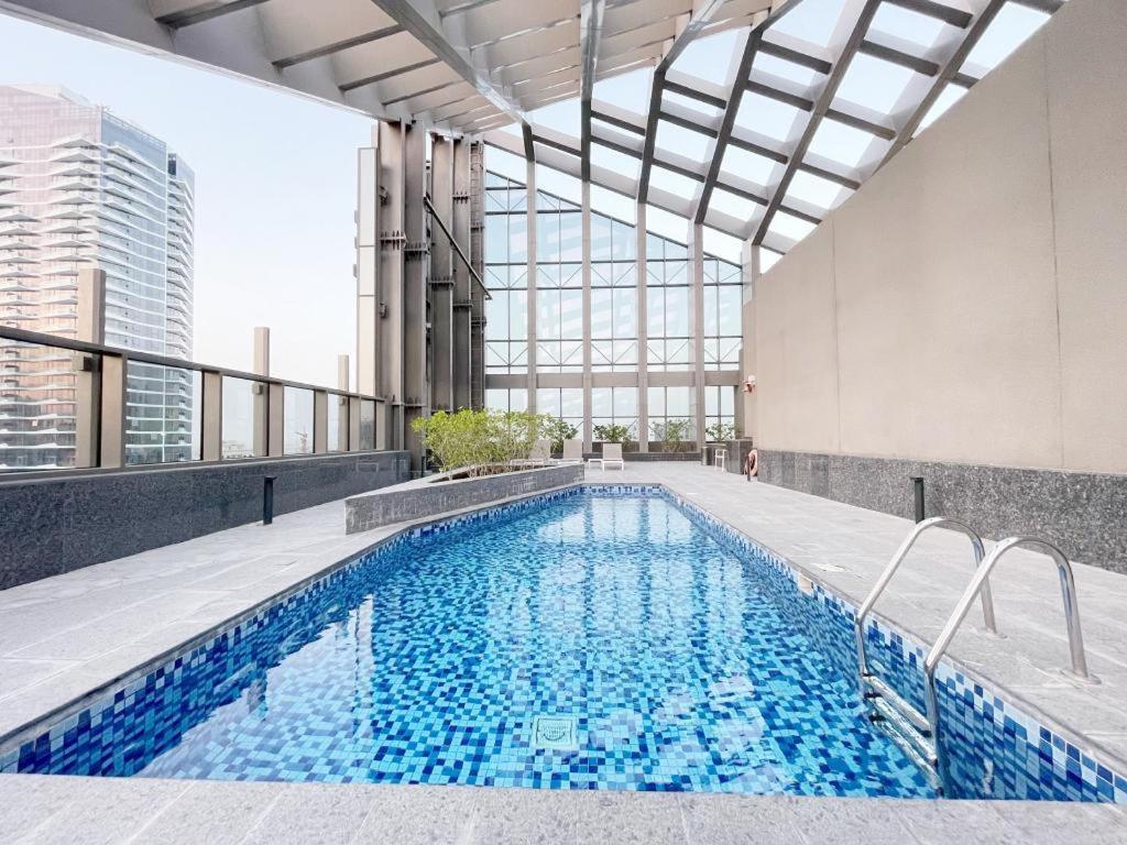 Daire Walk To The Beach - Sparkle Towers With Marina Views *