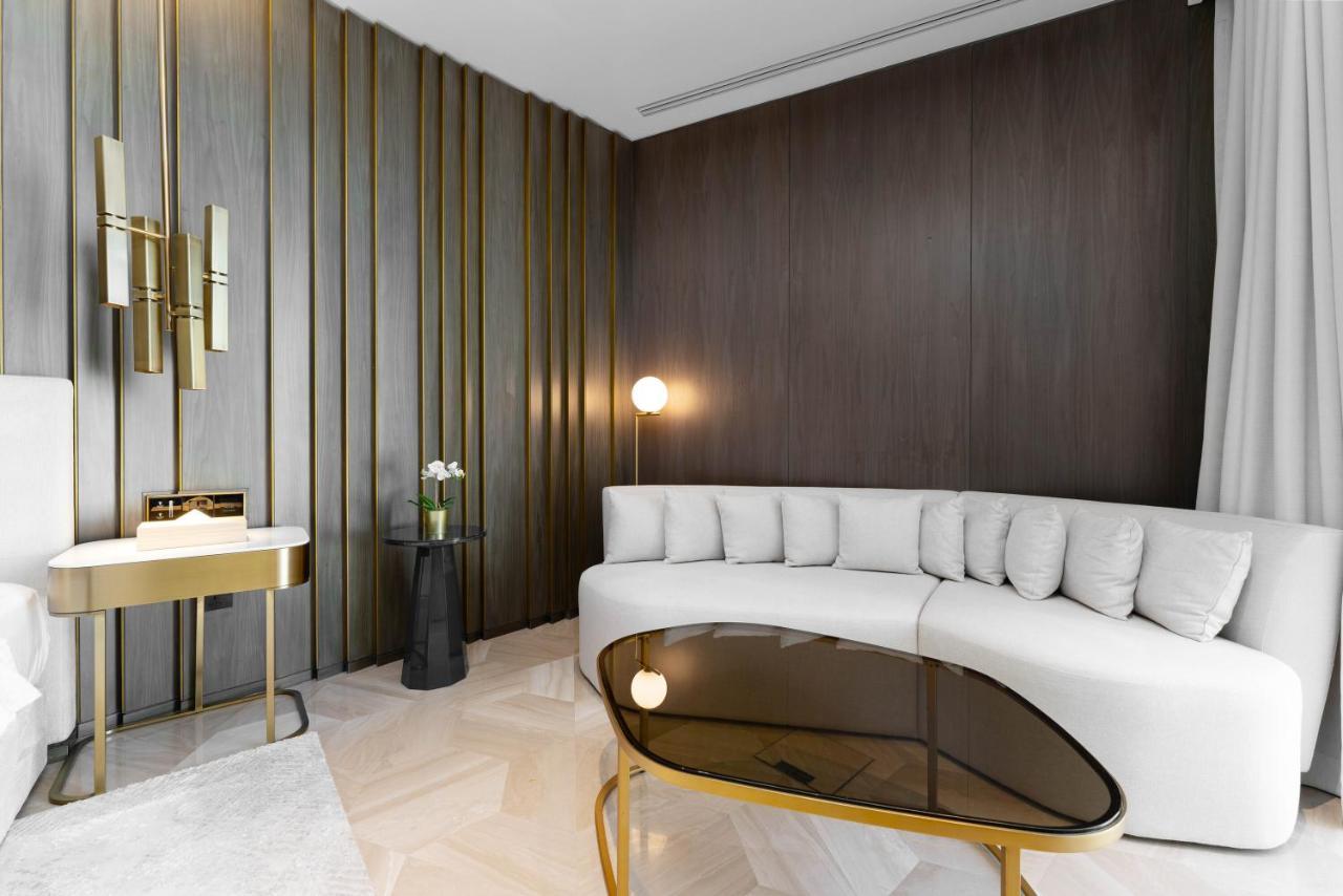 Maison Privee - Glamourous With Sea Views At Five Palm Apartment