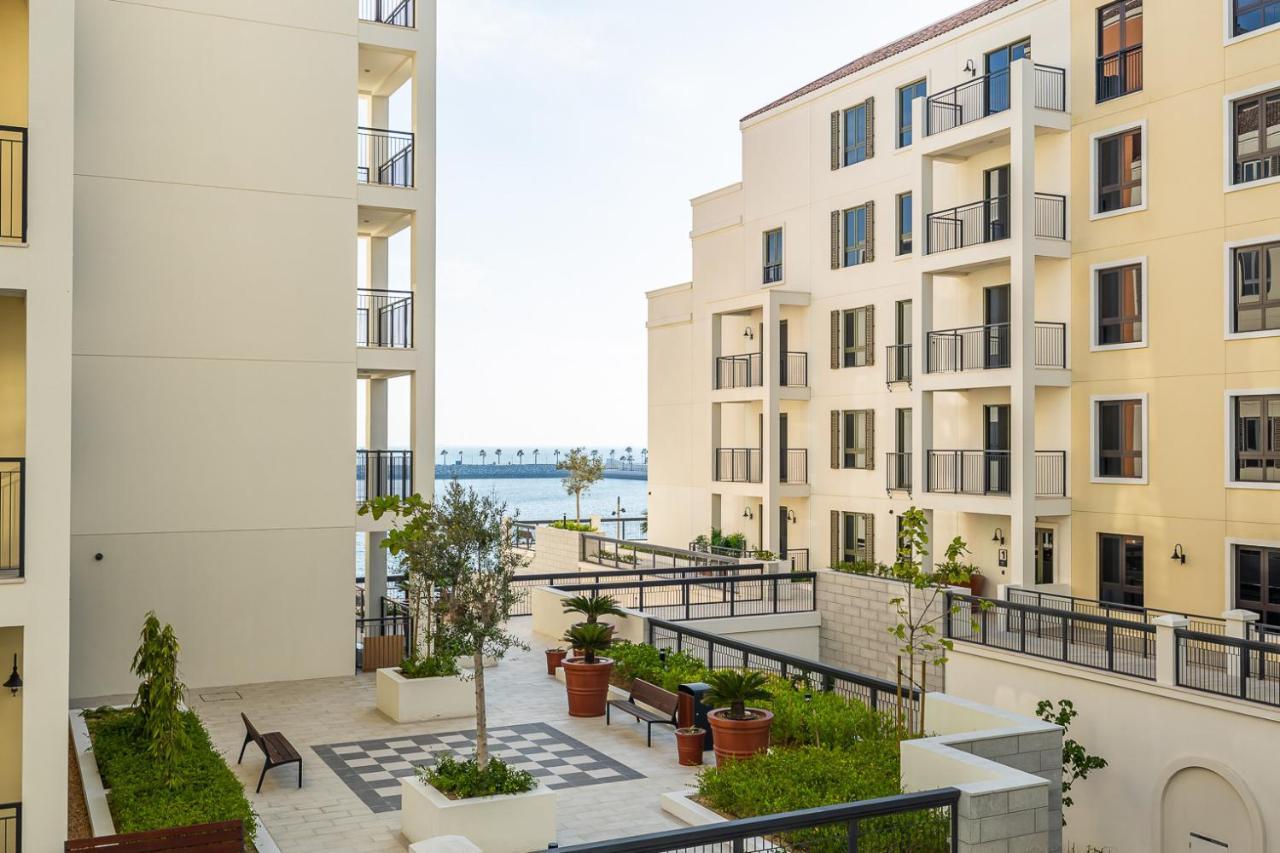 Apartment With Partial Sea View In La