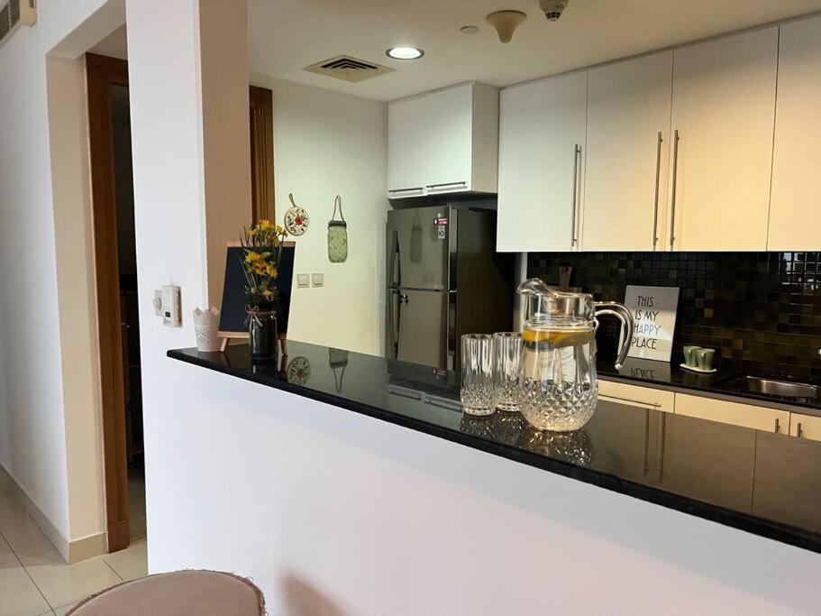 Stunning Canal And Palm View 'best Unit' Apartment Dubai
