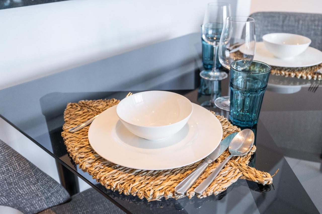 Spectacular Burj Khalifa View Service Apartment