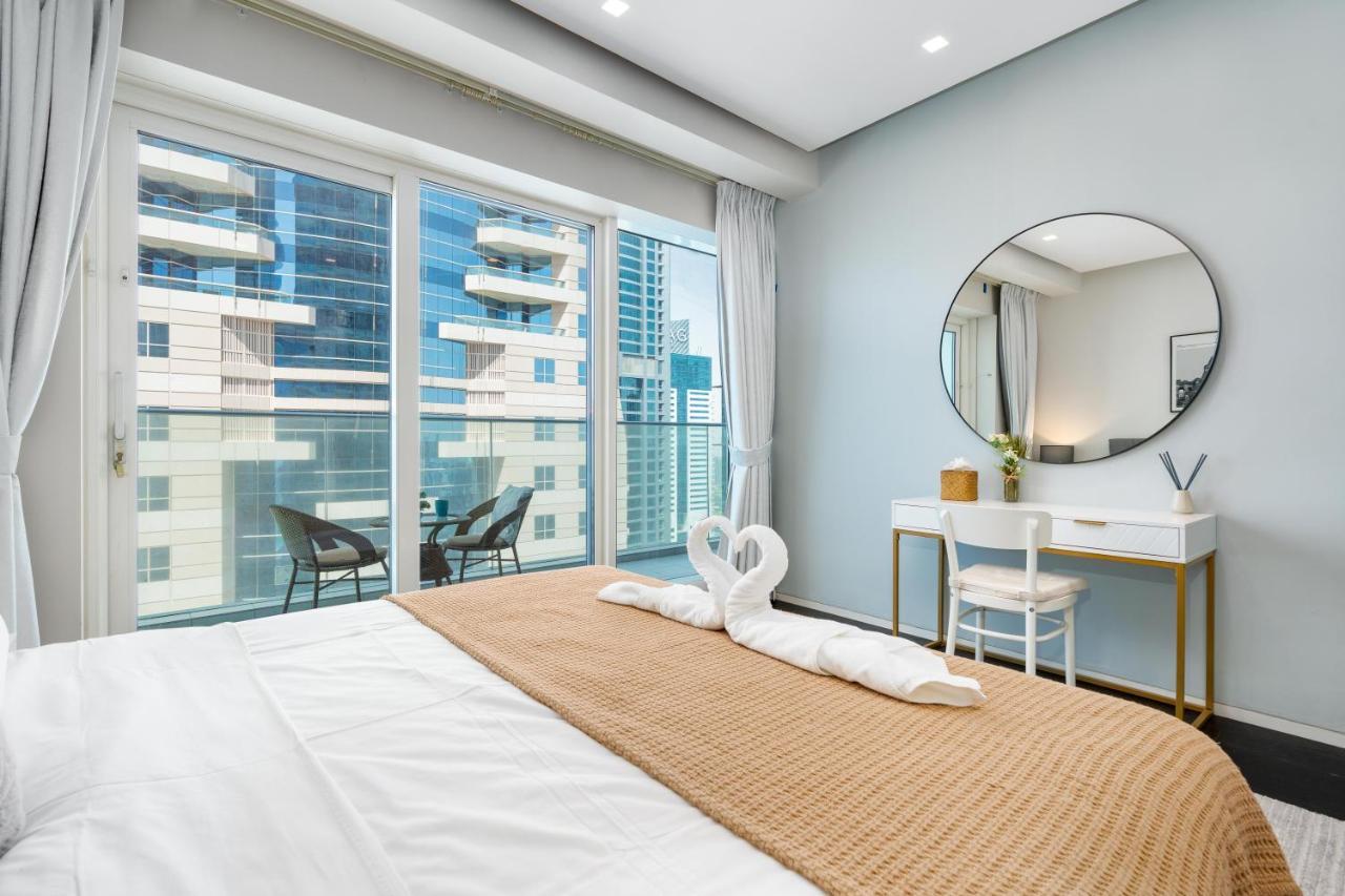 White Sage - Fendi With Full Palm Jumeirah View