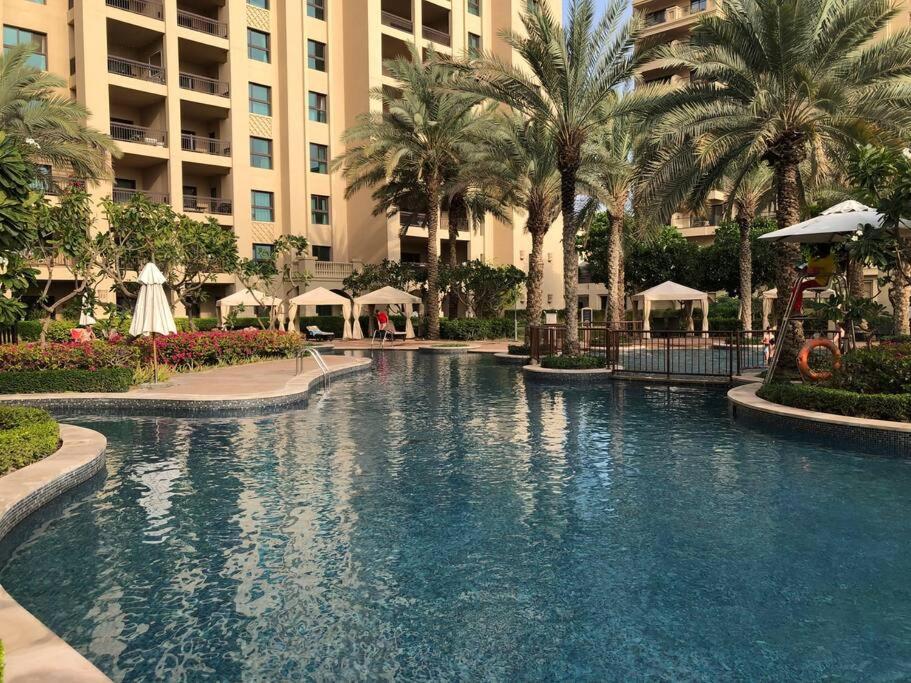Apartment Ultimate / Fairmont Residences The Palm / Designer Luxury / Direct Access / Big Terrace / Partial Sea View Dubai