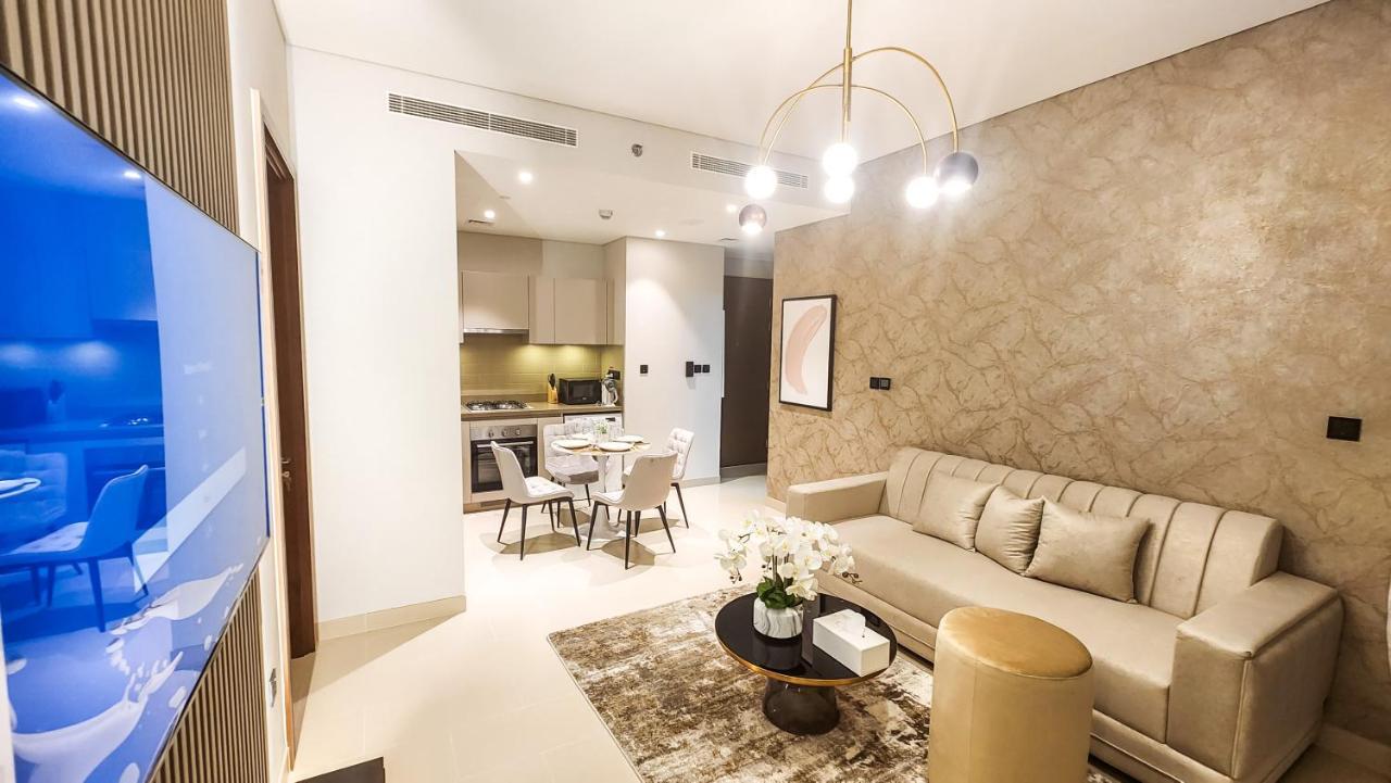 By Latinem Luxury 2br Holiday Cvr B407 Near Burj Khalifa