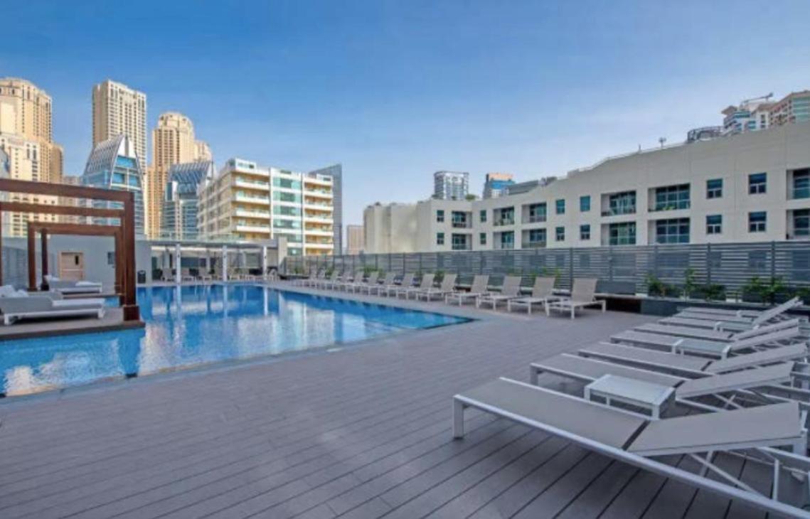 Apartment Lightsome With Balcony In One Tower Dubai