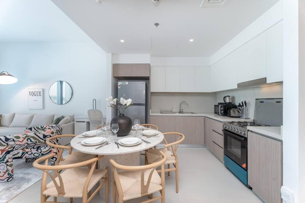 Apartment Vogue Waterfront Living - The Grand Creek Harbour Dubai