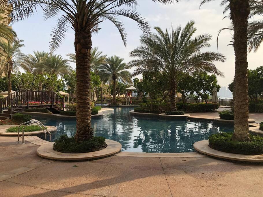 Apartment Ultimate / Fairmont Residences The Palm / Designer Luxury / Direct Access / Big Terrace / Partial Sea View *