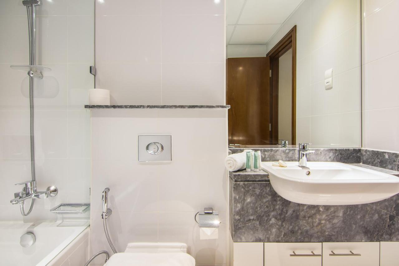 Stunning 1br Al Habtoor -meera Tower 1108 Dubai