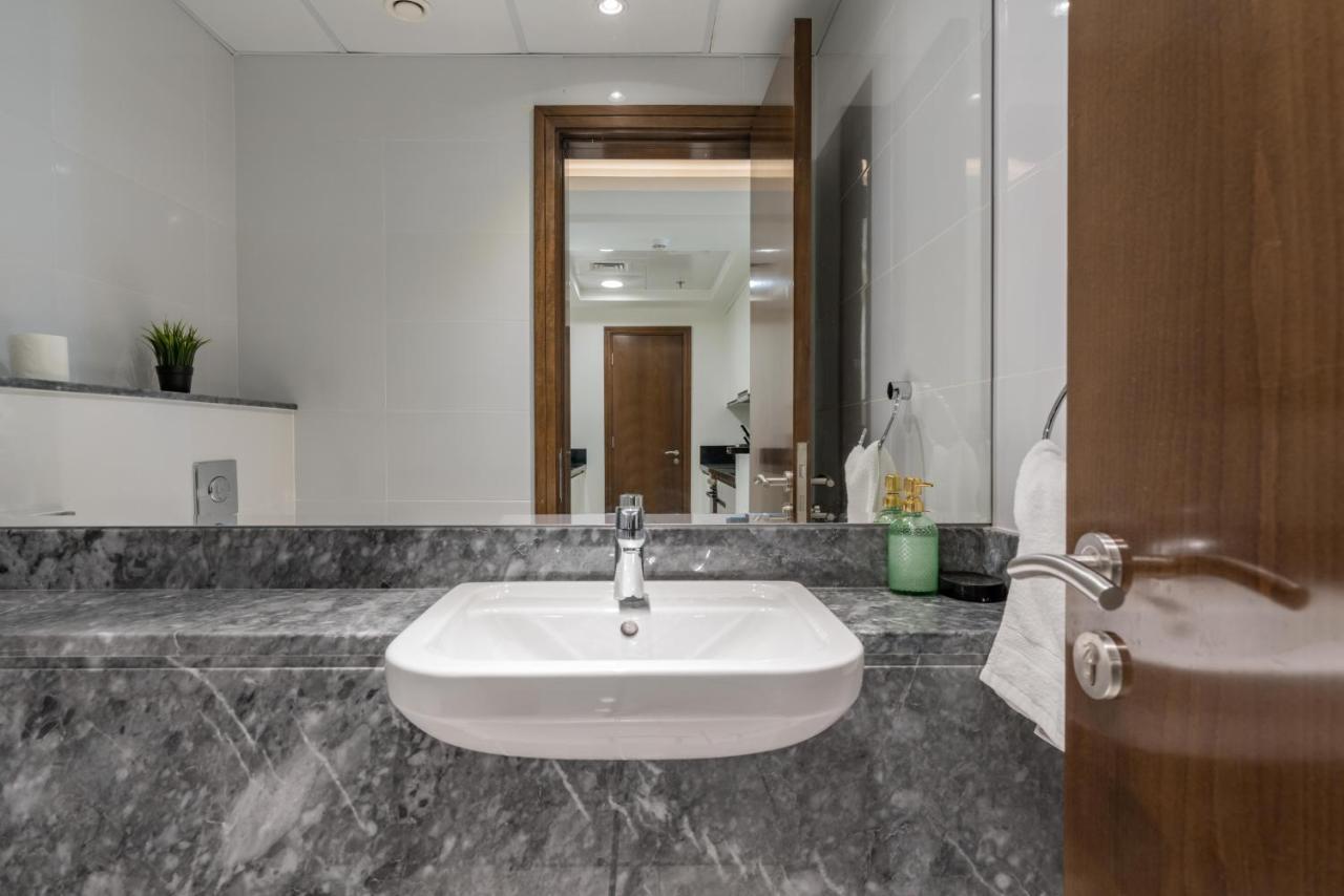 White Sage - Amna Tower Dubai