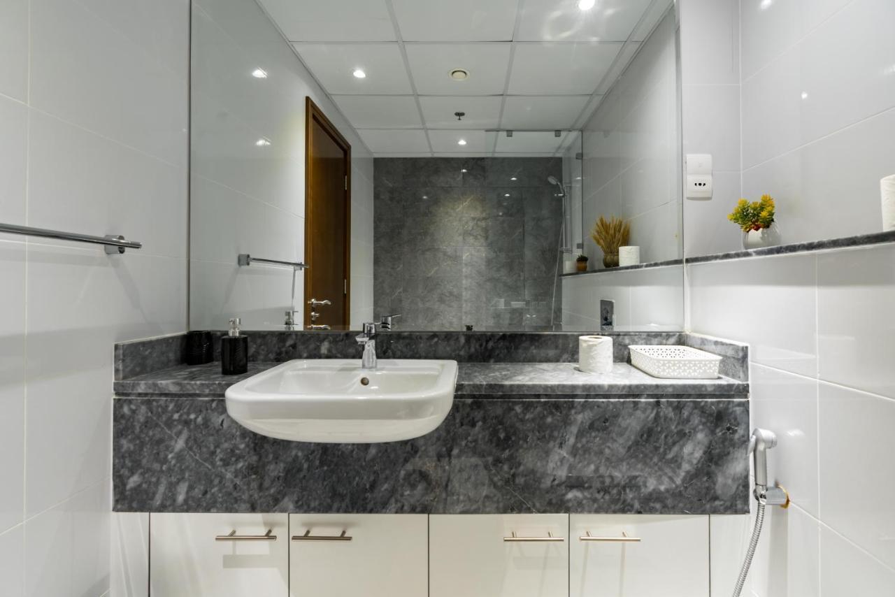 White Sage - Amna Tower Apartment Dubai