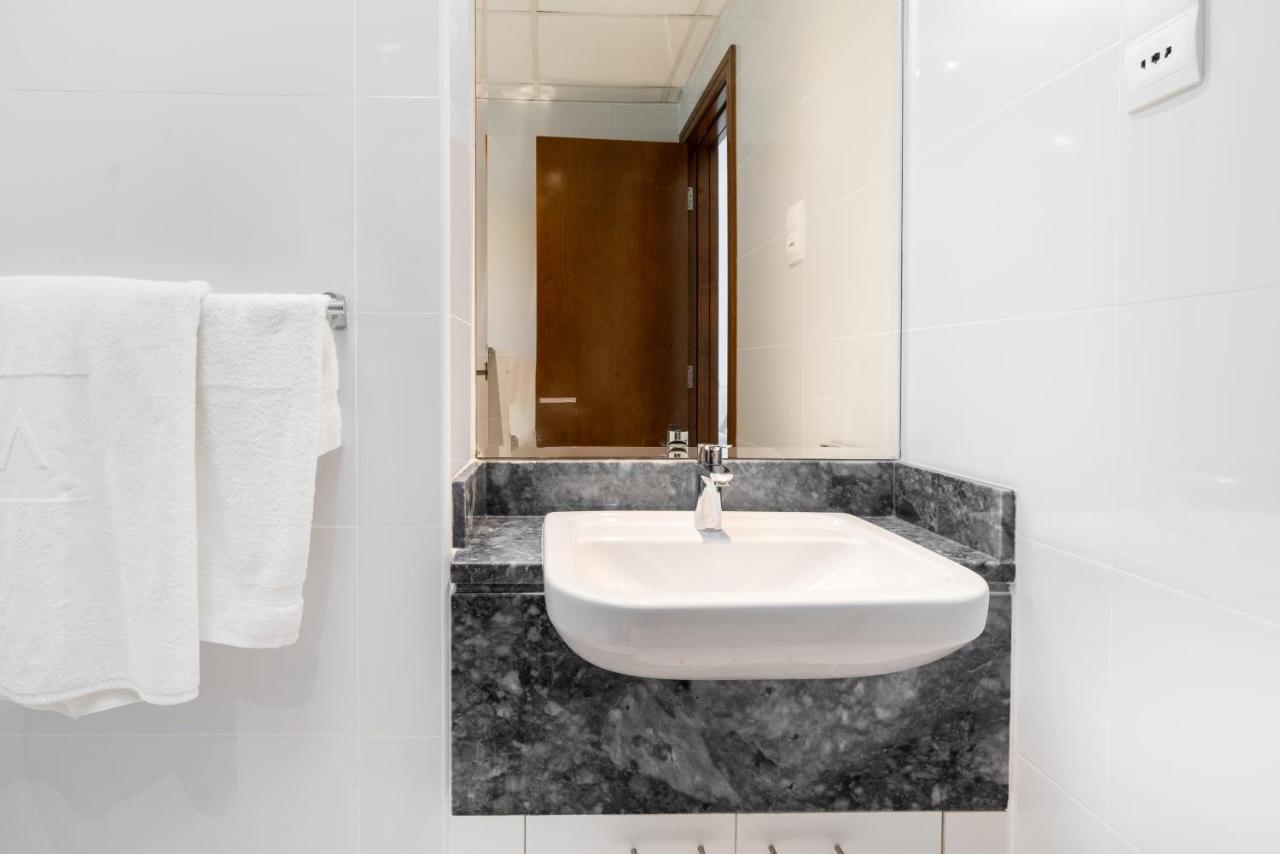 White Sage - Amna Tower Apartment