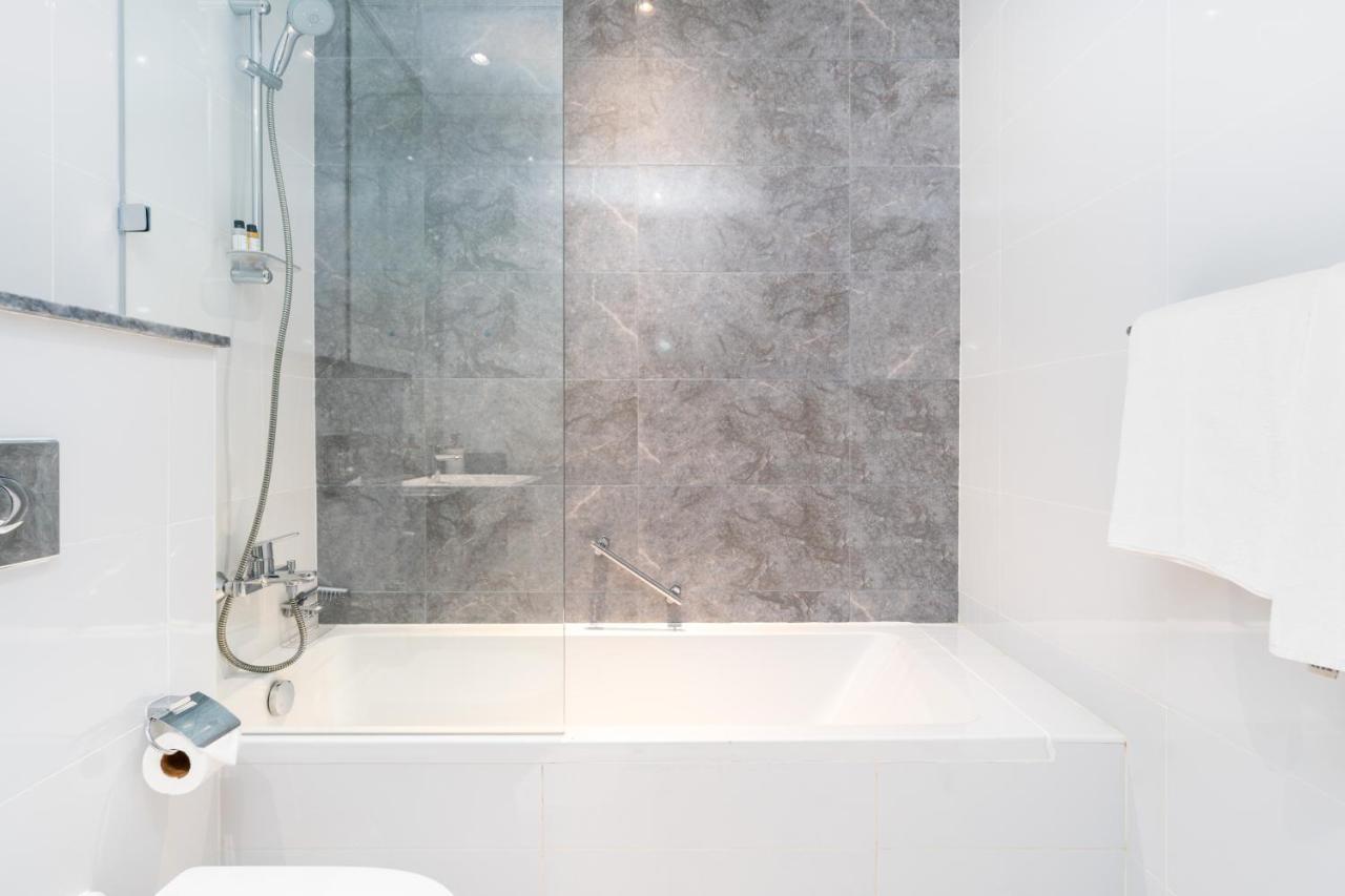 White Sage - Amna Tower Apartment