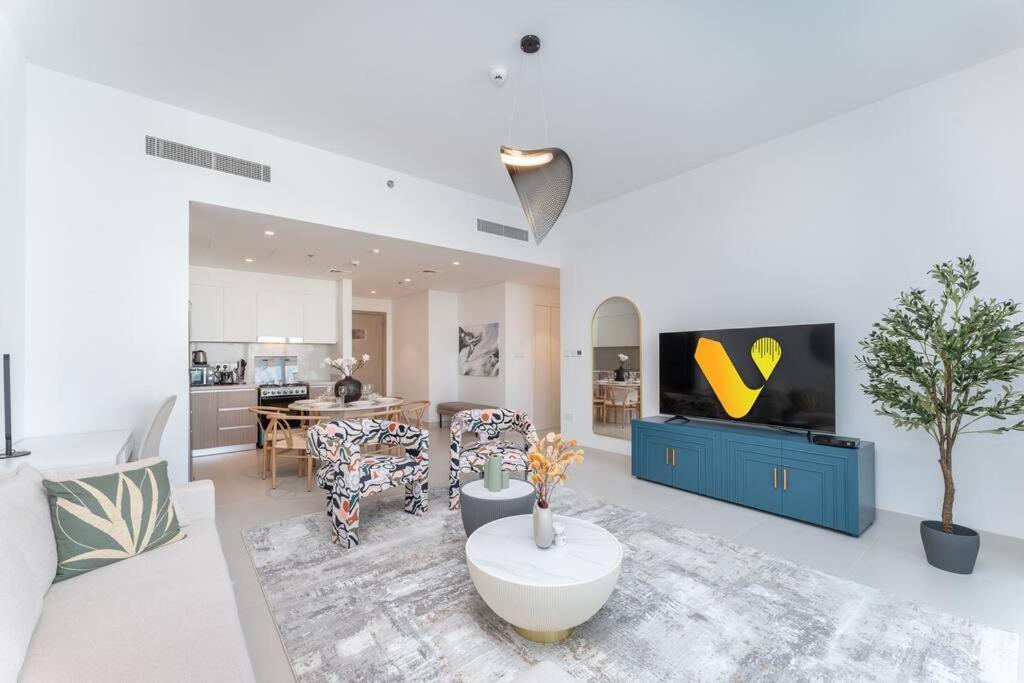 Vogue Waterfront Living - The Grand Creek Harbour Dubai
