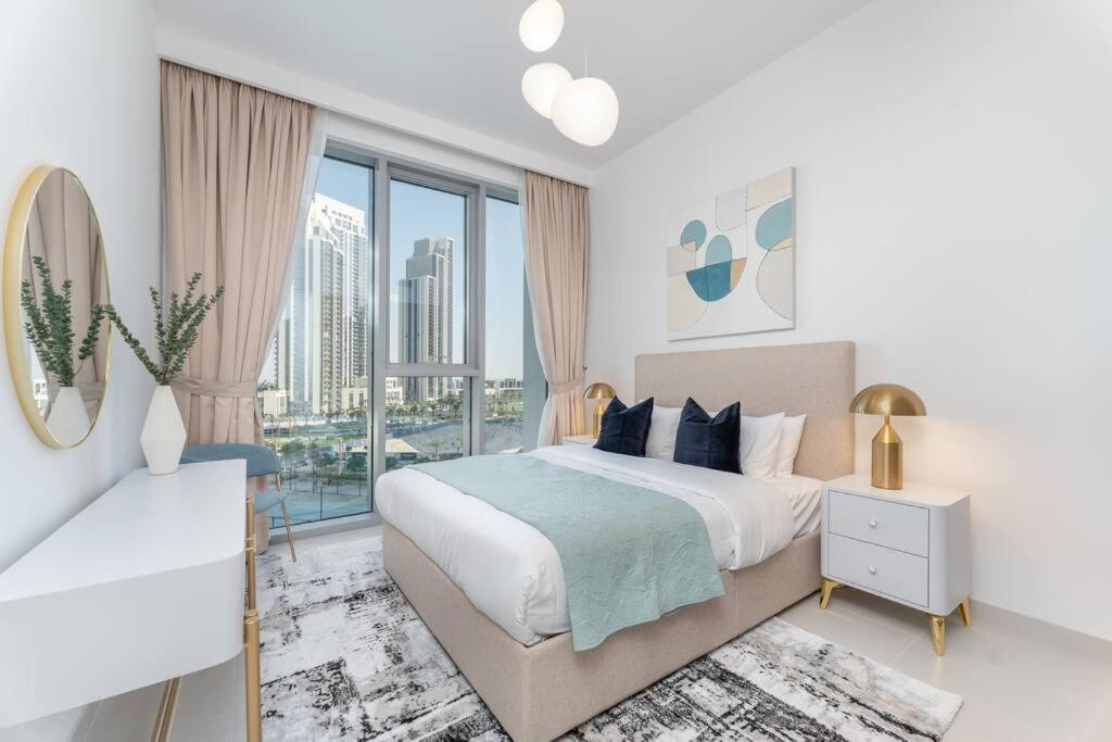 Vogue Waterfront Living - The Grand Creek Harbour Apartment Dubai