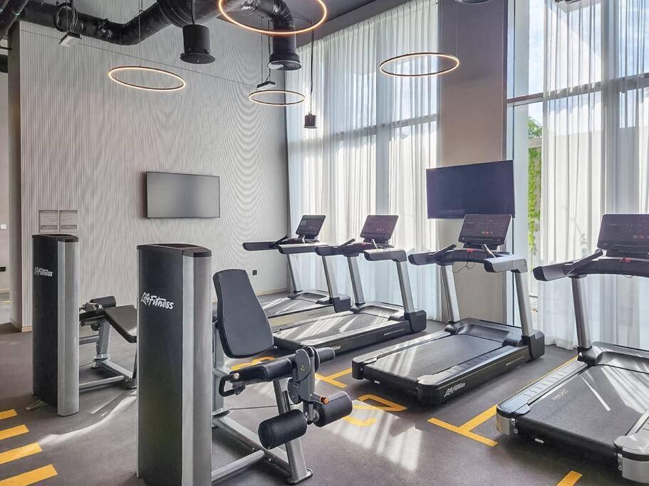 Vogue Waterfront Living - The Grand Creek Harbour Apartment
