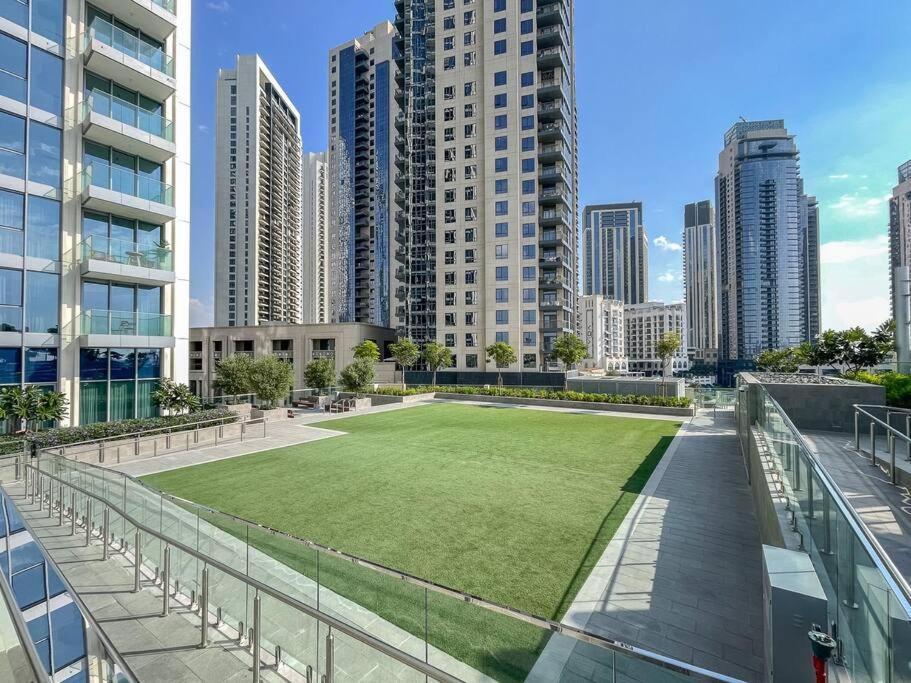 Vogue Waterfront Living - The Grand Creek Harbour Apartment