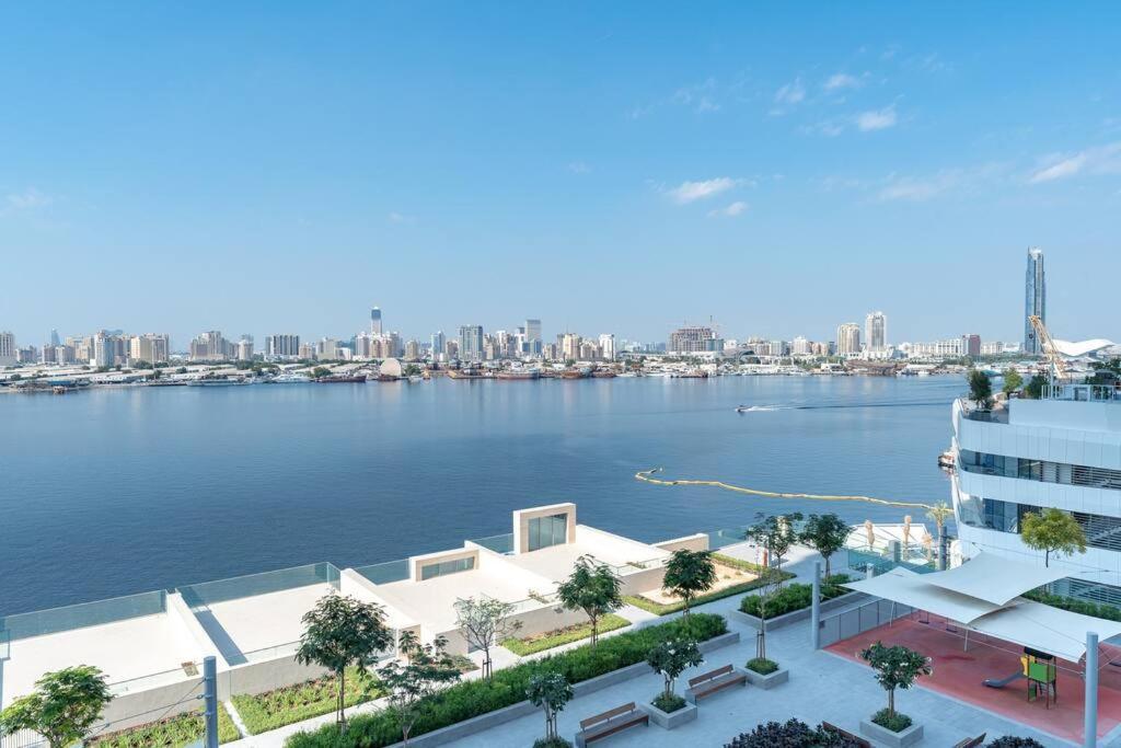 Vogue Waterfront Living - The Grand Creek Harbour Apartment