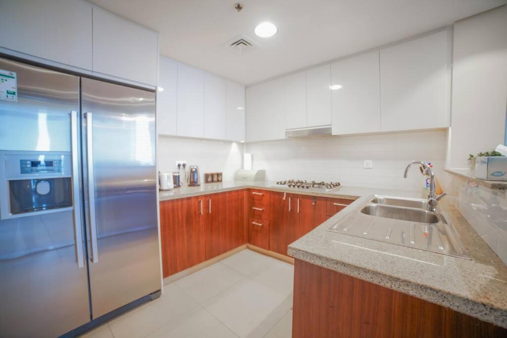 Walk To Dubai Mall 2Br With Skyline View Pool Daire Dubai