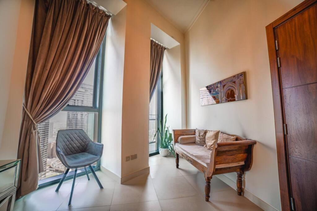 Walk To Dubai Mall 2Br With Skyline View Pool Daire