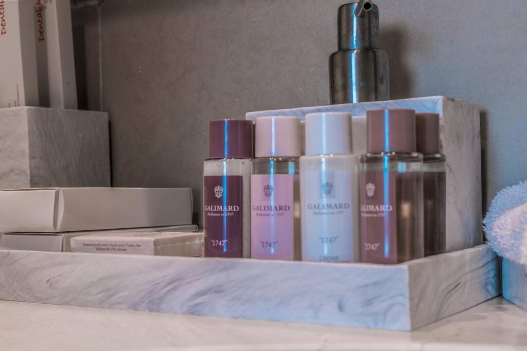 Walk To Dubai Mall 2Br With Skyline View Pool Daire Dubai